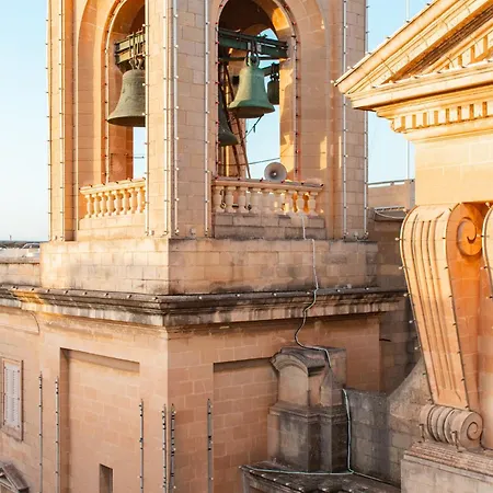 15 Main Gate Апарт-отель