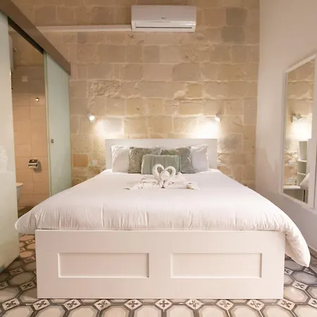 15 Main Gate Апарт-отель