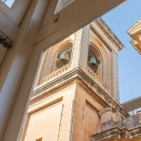 15 Main Gate Apart Otel