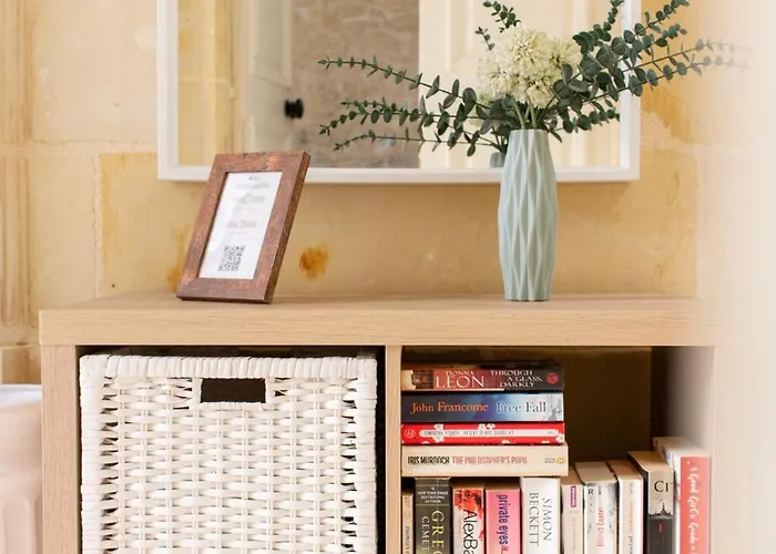 15 Main Gate Apart Otel