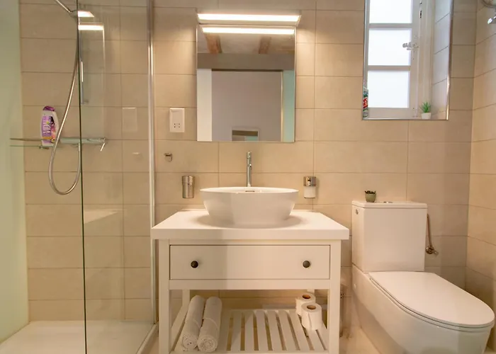 15 Main Gate 3* بيرغو