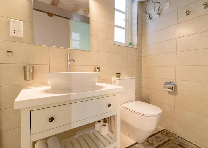 15 Main Gate 3* بيرغو