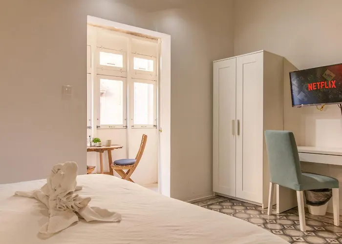 15 Main Gate بيرغو