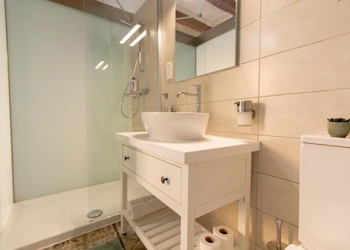 15 Main Gate Apart Otel