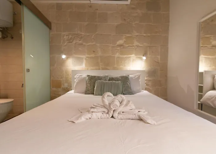 15 Main Gate Apart Otel