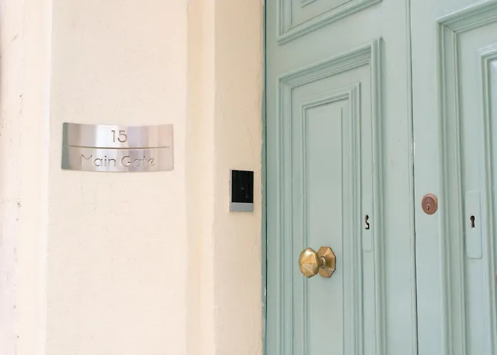 15 Main Gate Apart Otel